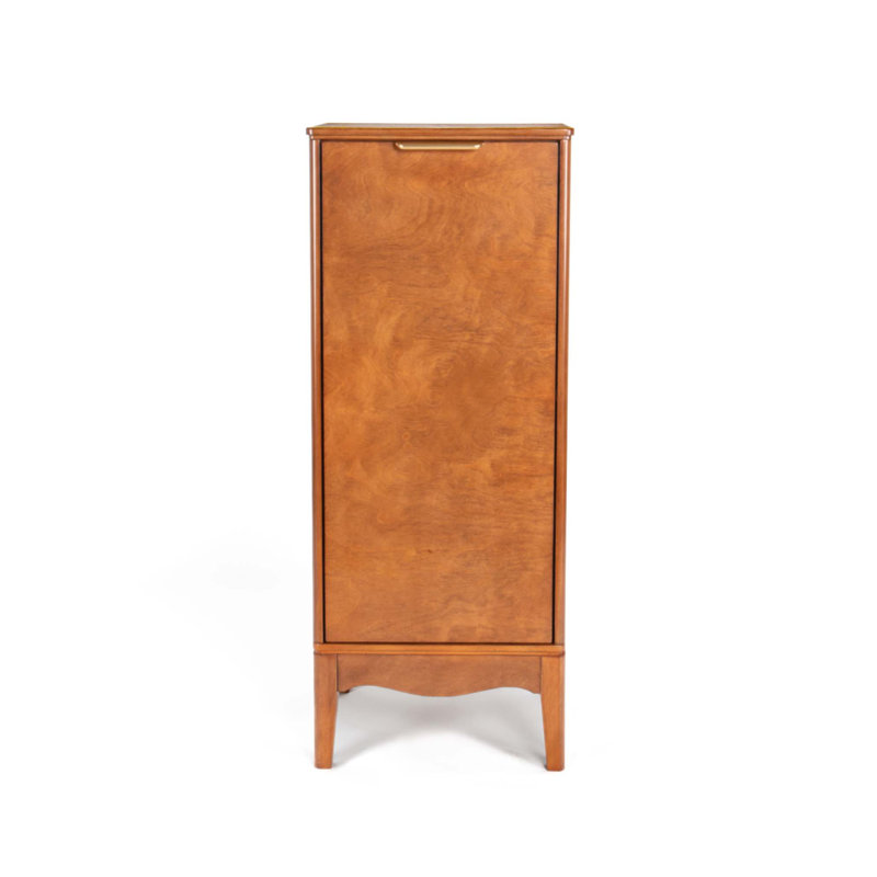 Armoire de salle de bain moderne avec tablettes réglables, poignées en laiton antique pour un rangement élégant