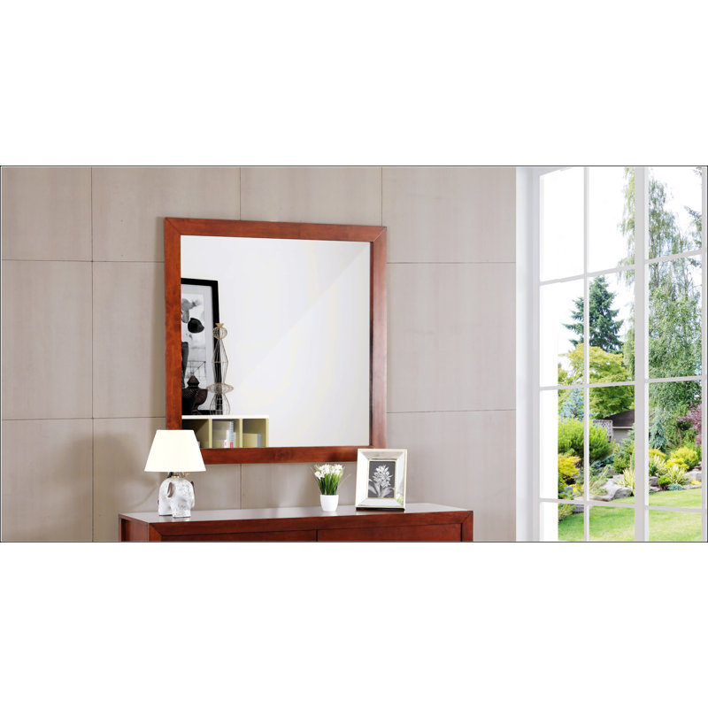 Miroir exquis avec une finition lisse, idéal pour rehausser l'ambiance de la pièce et compléter divers styles de décoration