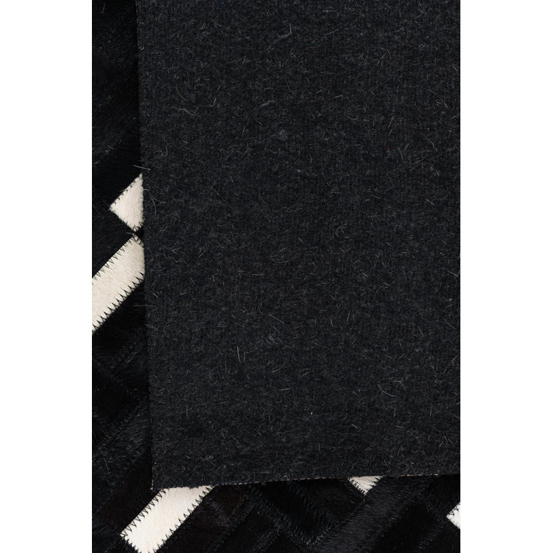 Tapis noir Orlowski
