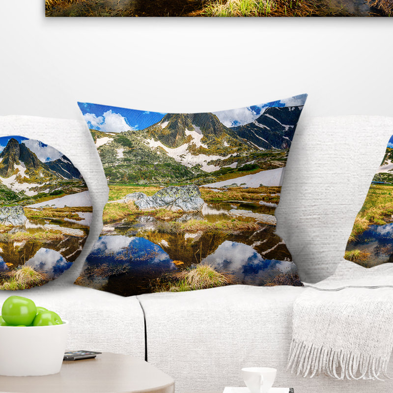 Coussin à imprimé paysage magnifique montagnes dans le lac Rila, 16 po x 1 po