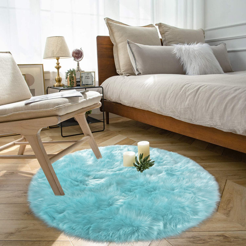 Chasty Faux Sheepskin Indoor Rug, Round 4'