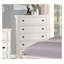 Commode blanche 5 tiroirs Casual avec boutons bronze antique et pieds en oignon - Aucun assemblage requis
