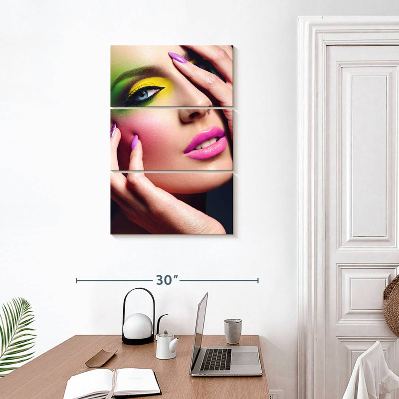 Shuttleworth Flashy Makeup, 32" H x 20" W