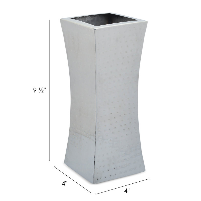 Grand vase carré en argent martelé 9403, H 9,5 po x l 4 po x P 4 po