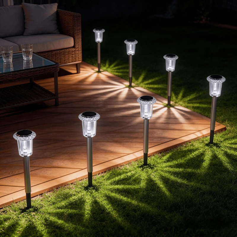 Éclairage de sentier solaire pour l'extérieur, paquet de 4 de 13 pouces, piquets solaires à lentille de cristal avec motif en étoile, lumières de jardin imperméables Ip65 pour paysage de patio