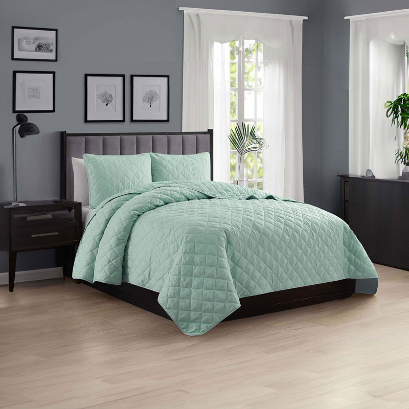 Ensemble de courtepointe réversible à losanges en microfibre Wayfair Basics® série 1800, Eucalyptus