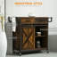 Chariot de cuisine industriel, îlot de cuisine roulant avec tablette réglable, deux tiroirs, armoire de porte de grange coulissante et porte-serviettes, brun rustique