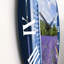 Lavande champ à travers bleu ouvert fenêtre de chalet - horloge murale de ferme-60328339