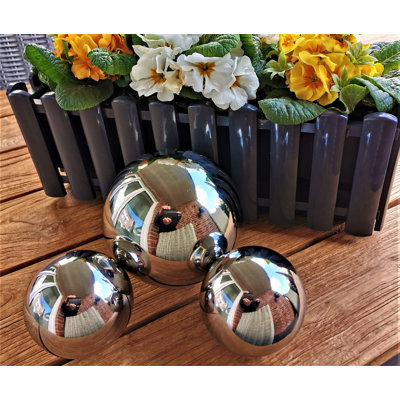 Davontre Stainless Steel Gazing Ball