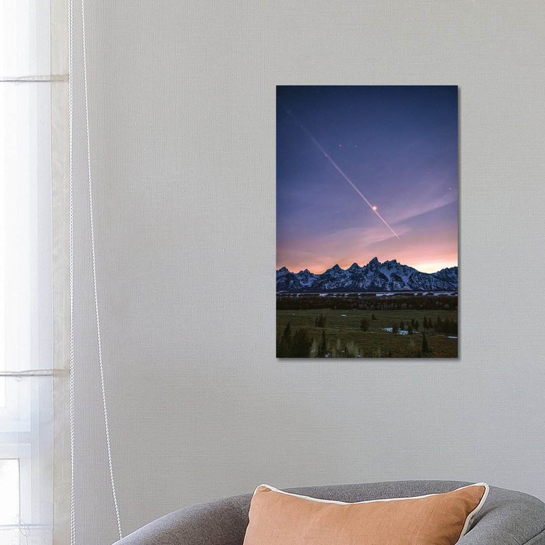 Grand Teton Blue Hour Mountain Range I von Alex G Perez - Ohne Rahmen Galerie-verpackte Leinwand Giclée auf Leinwand