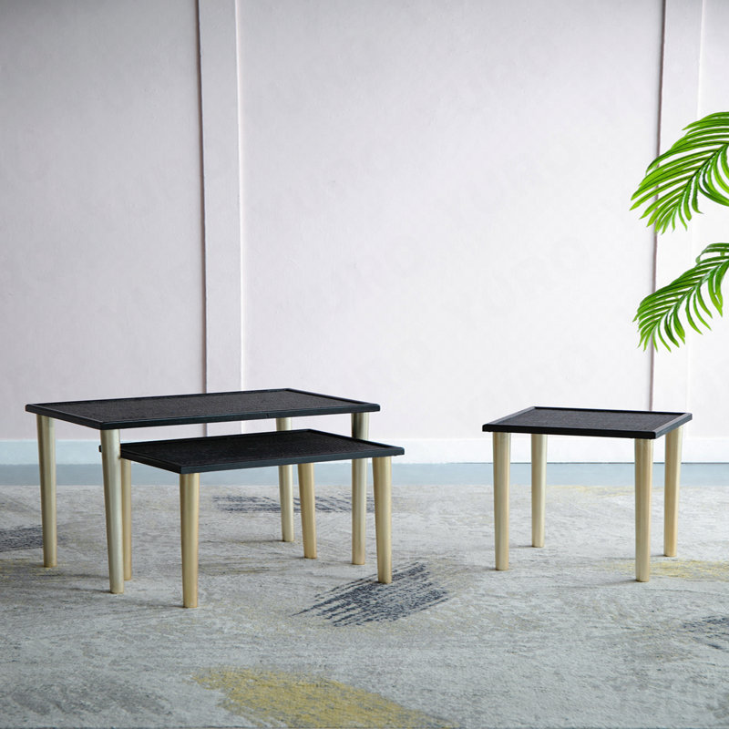 Ensemble de 3 tables d'appoint - grandes: 25 po x 15,5 po x 21 po, moyennes: 20 po x 15 po x 18,5 po, petites: 14 po x 14 po x 16,5 po