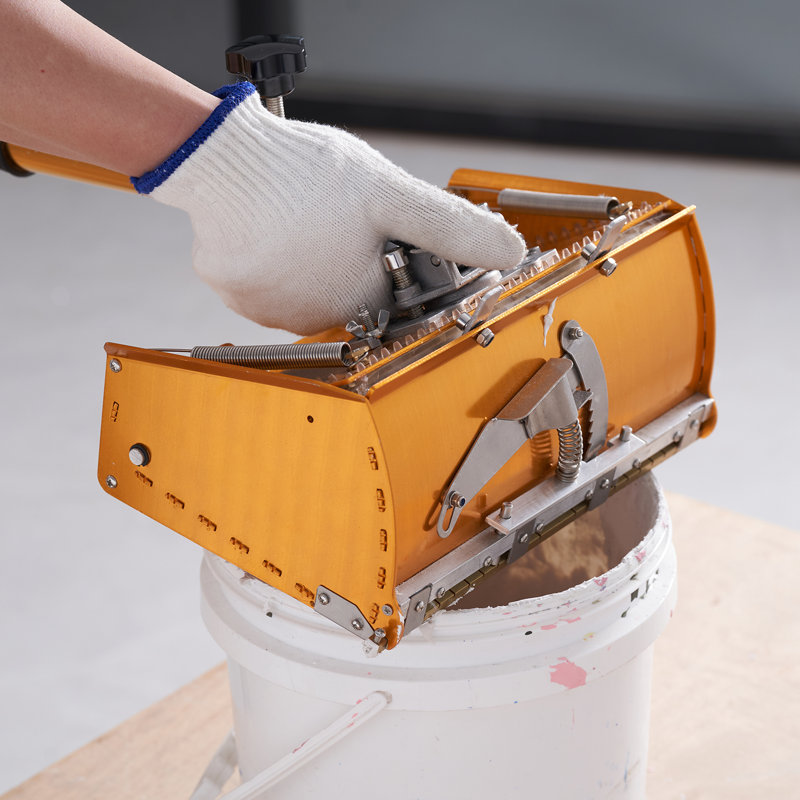 Drywall Flat Box, 10-Inch Wide Quick Clean, Aluminum Finishing Mud Box for Plasterboard, Wallboard, Sheetrock, Bonus Mudguard, Extra 2 Stainless Steel Blades (10/12-Inch)