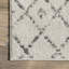 Tapis marocain à motif géométrique gris / blanc cassé Giannini-1086288284