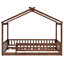 Structure de lit simple en noyer avec clôture, créant un espace enchanteur pour le plaisir