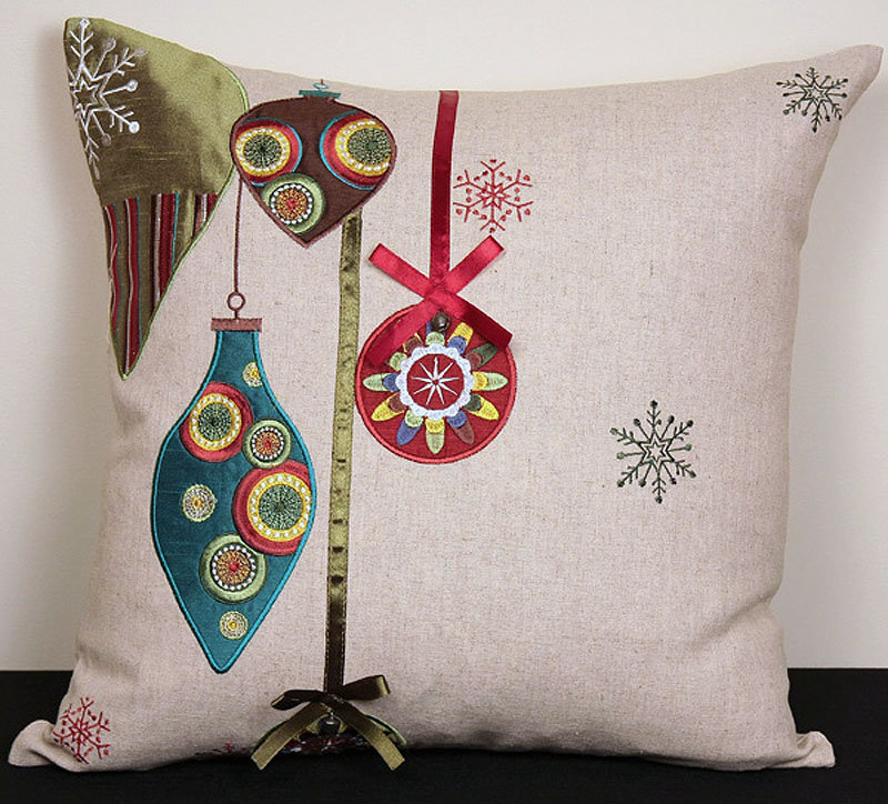 Coussin décoratif en lin brodé Ornaments, Polyester