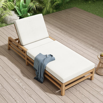 Chaise longue d'extérieur réglable à 5 positions Trexm, fauteuil de patio inclinable en bois massif avec coussins épais, résistant aux intempéries pour la piscine, le balcon et le jardin (teck clair), chaise