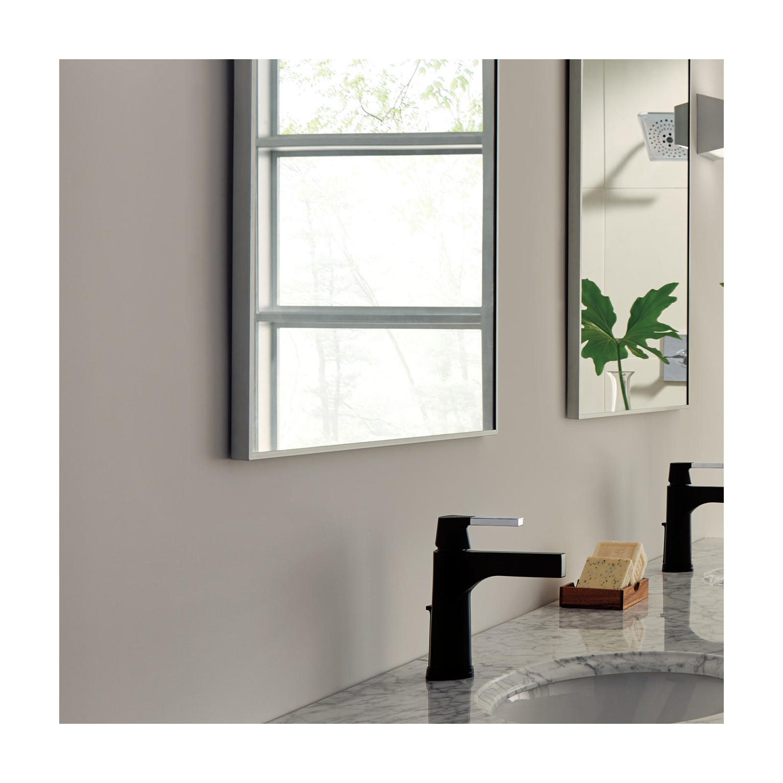 Zura Single Hole Touch2O Bathroom Faucet with Touchless Technology, Chrome/Matte Black