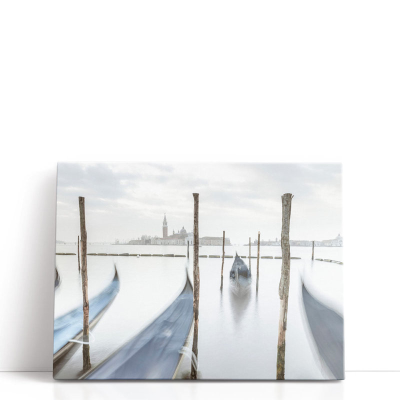 «Gondolas In Lagoon, Venice, Italy», reproduction d'art sur toile, H 45 po x l 60 po