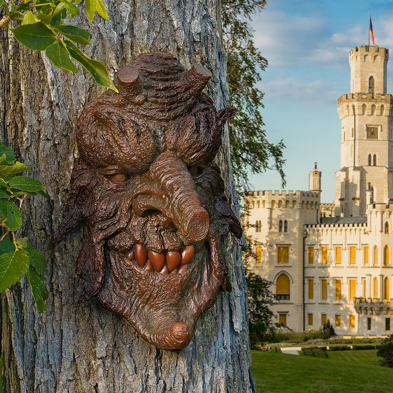 Statue de visages dans les arbres Poison Greenman, 1