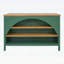 Charmant îlot de cuisine de style campagnard avec rangement ouvert, plateau en bois d'hévéa durable et élégante arche en vert