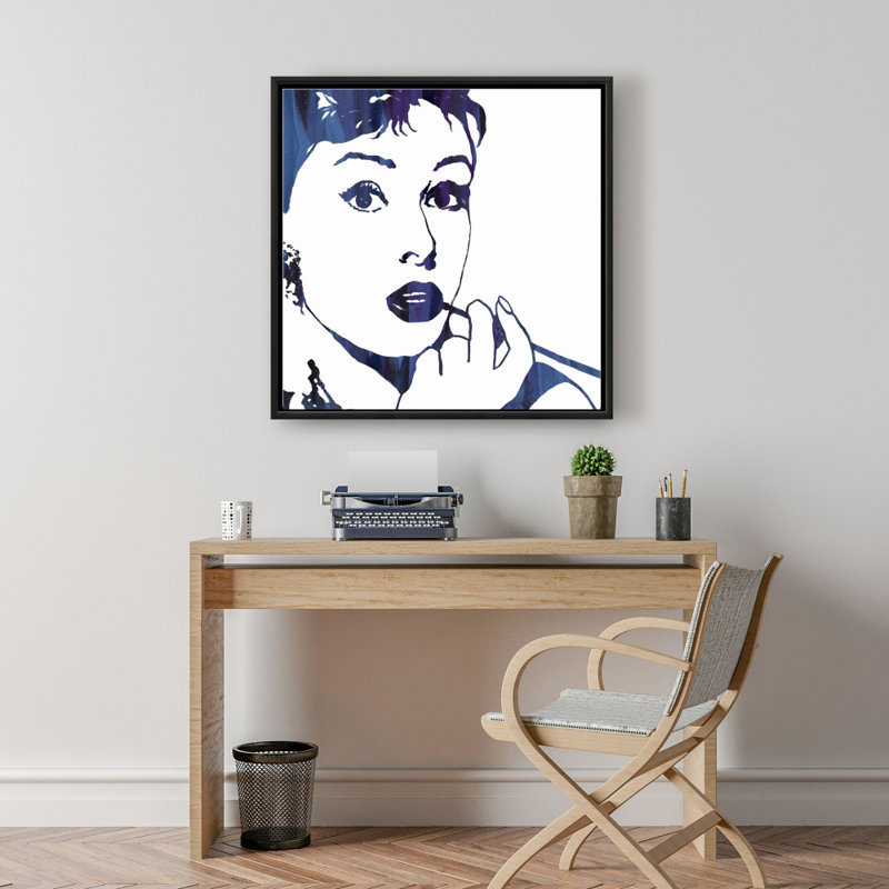 " Audrey Hepburn: Cigarillo "
