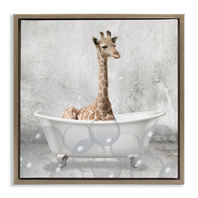 «Baby Giraffe Bath Time Brown Grain», art mural sur toile flottante par Kim Allen