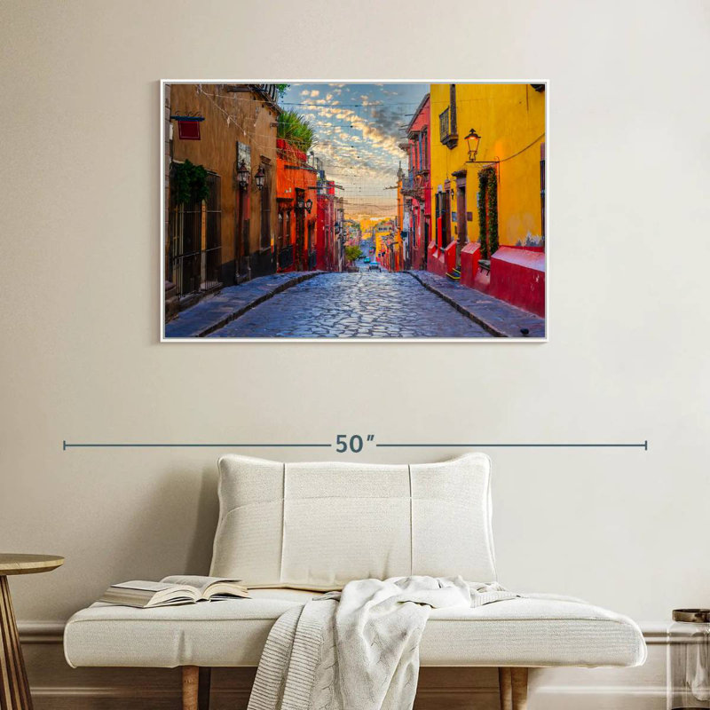 Rue San Miguel De Allende, Cadre flottant blanc, 40 po x 27 po