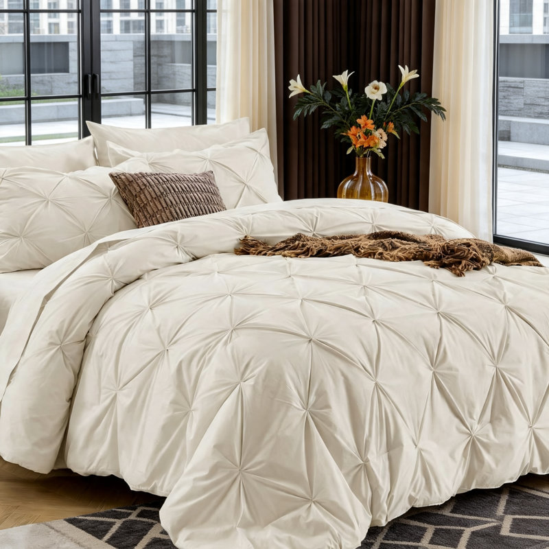 Ensemble de couette 7 pièces King Pintuck Bed in a Bag beige, King Comforter + 7 Additional Pieces