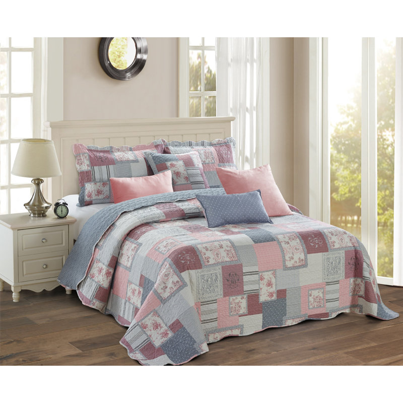 Vergas Polyester Patchwork Bedspread with Pillowcases, 235 x 250cm Bedspread - 2 Pillowcases