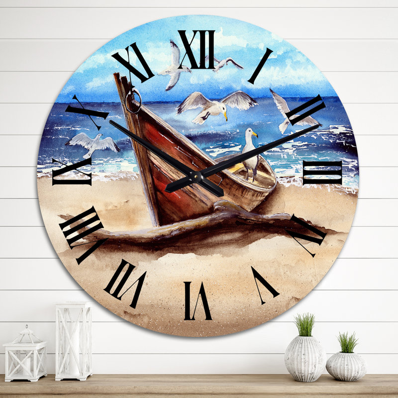 Un vieux bateau de pêche sur la plage de sable - horloge murale nautique et côtière, Grand
