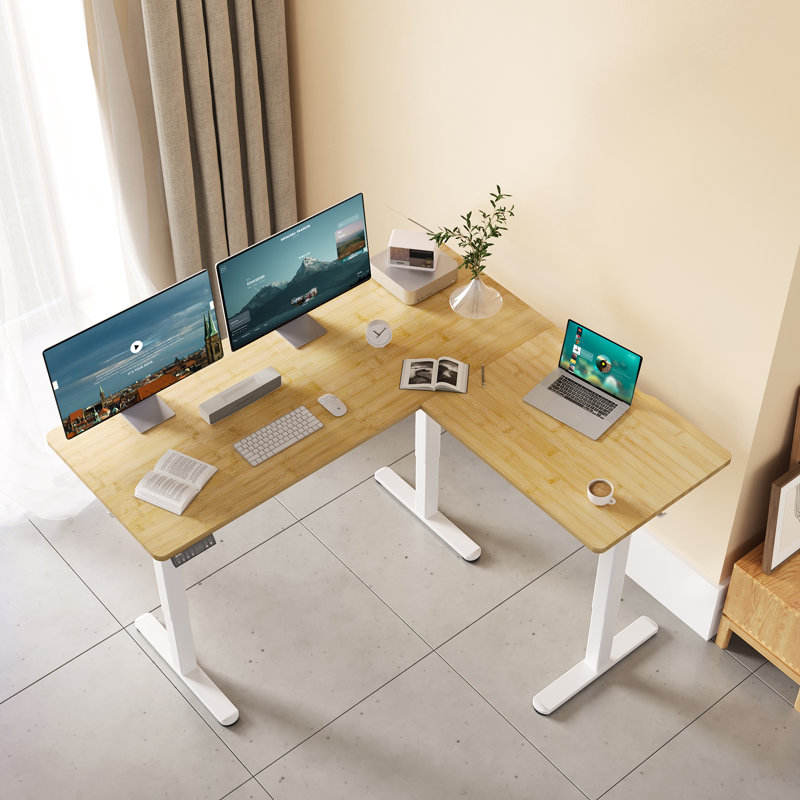 Bureau pour travailler debout en L à hauteur ajustable de 63 po Schlater, Bambou, Blanc
