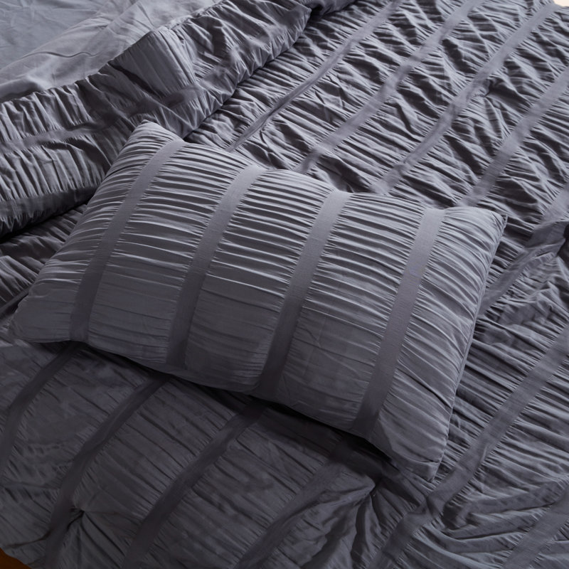 Full Gray Microfiber Seersucker Comforter Set with Shams