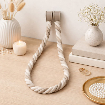 Embrasse de rideaux en corde tressée magnétique Savoia - conception tissée durable pour une utilisation facile