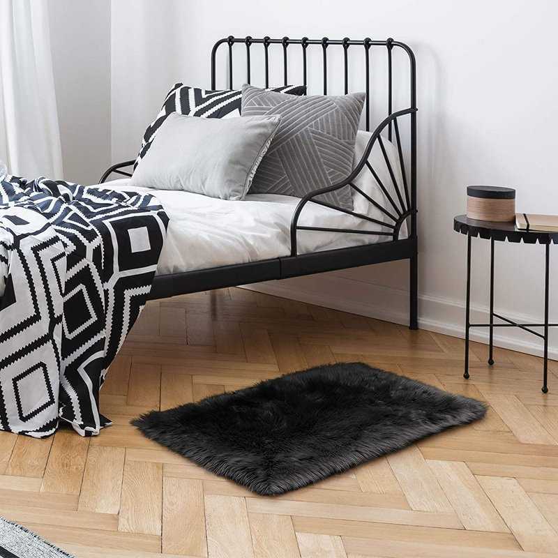 Ismene Solid Colour Shag Area Rug, Rectangle 60 x 90 cm, Black