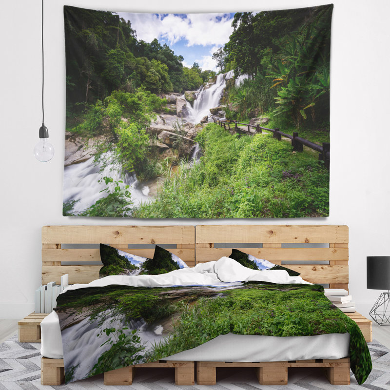 Tapisserie thaïlande en cascade landscape mae clang, H 78 po x l 92 po