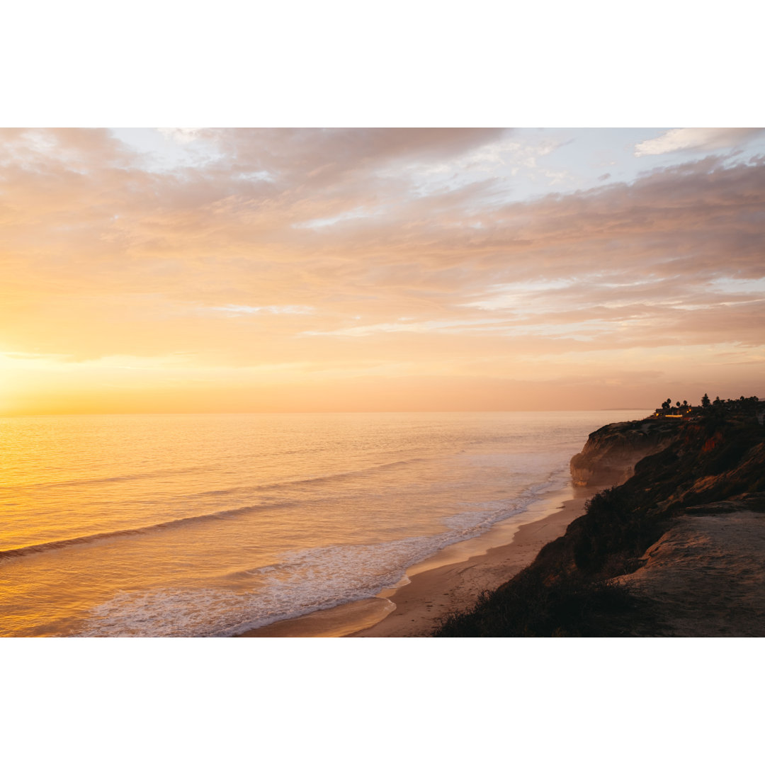 Sonnenuntergang am Meer von DOUGBERRY - Druck