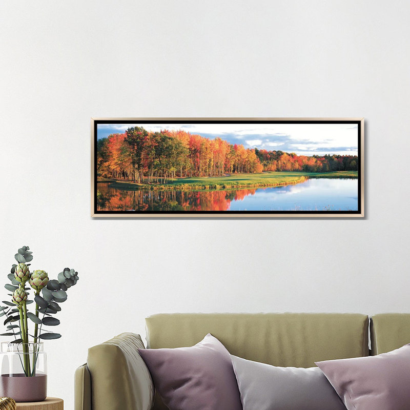 «Fall Golf Course, New England, USA», reproduction d'art mural encadrée, H 16 po x l 48 po, Champagne