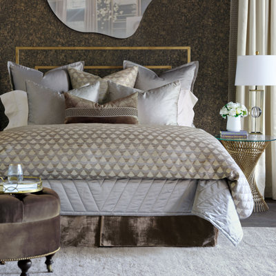 Silvio Modern & Contemporary Baffle Box Stitch Geometric Shapes Comforter