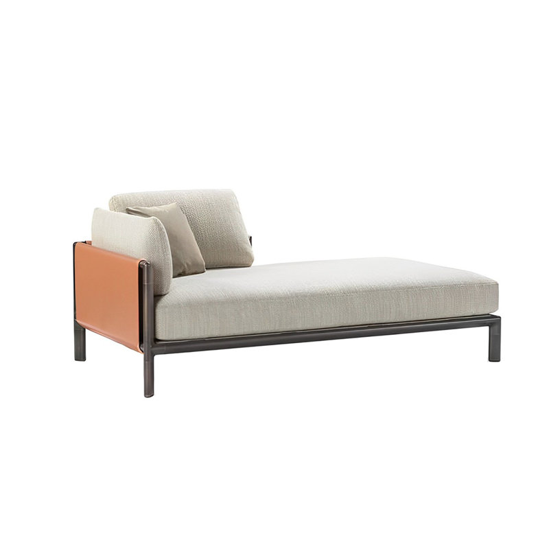 Chaise longue rembourrée Leisure, Accoudoir à gauche (vu de face)