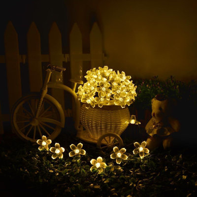 Beautiful Gardem Flower LED Lights Warm White Glow Outdoor 100 - Bulb 396'' Plug-in LED Novelty String Light