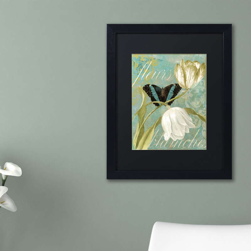«Jadaya White Tulips» par Color Bakery, impression encadrée, H 14 po x l 11 po x P 0,5 po, Noir, Toile avec cadre argenté