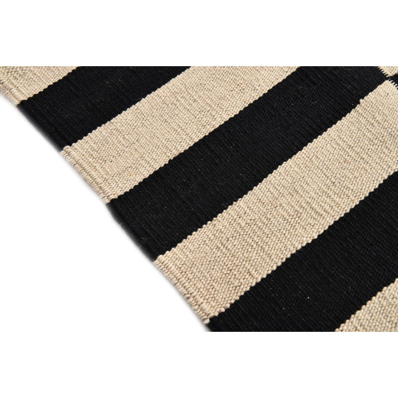 Tapis noir et blanc 3x4