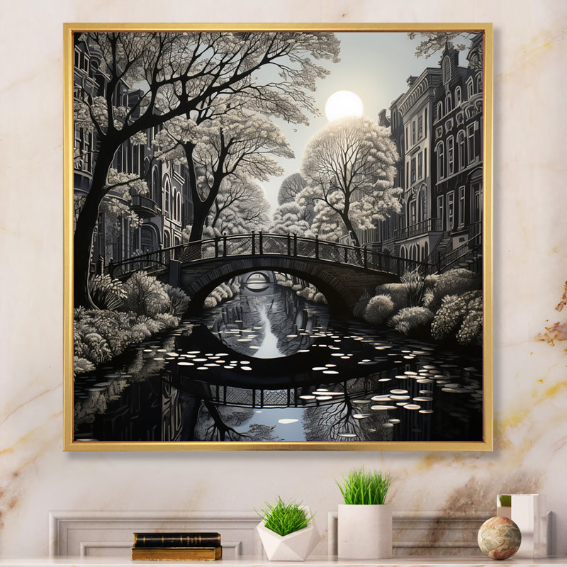 «Gray Canal Dramatic Canals High», reproduction sur toile, Cadre flottant doré, H 24 po x l 24 po x P 1 po