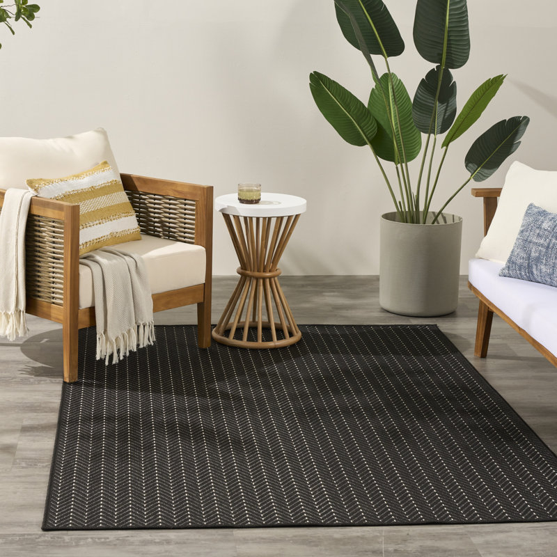 Tapis noir intérieur / extérieur Remmie, Rectangle 5 pi x 7 pi, Noir