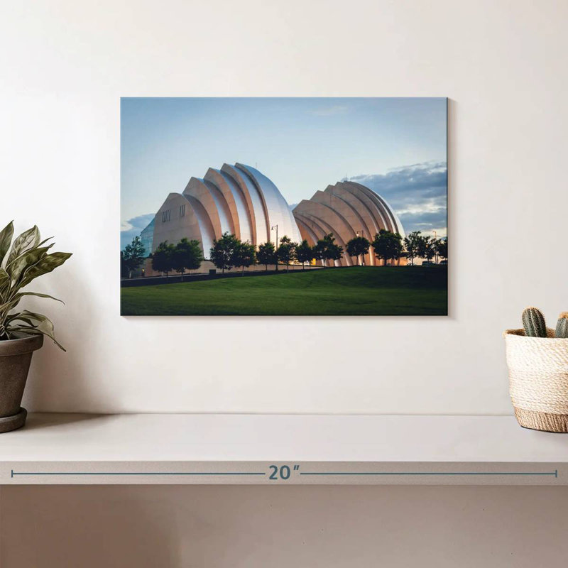 Nicci Performing Arts Center, Kansas, H 8 po x l 12 po
