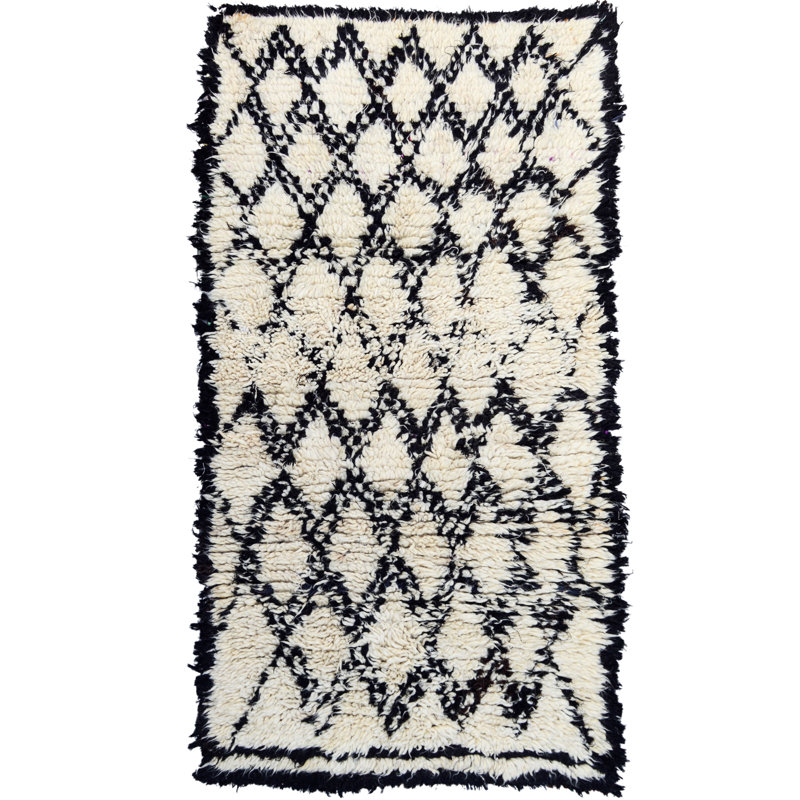 Tapis unique blanc cassé / noir 3 pi x 6 pi années 1980 de 3 pi x 6 pi