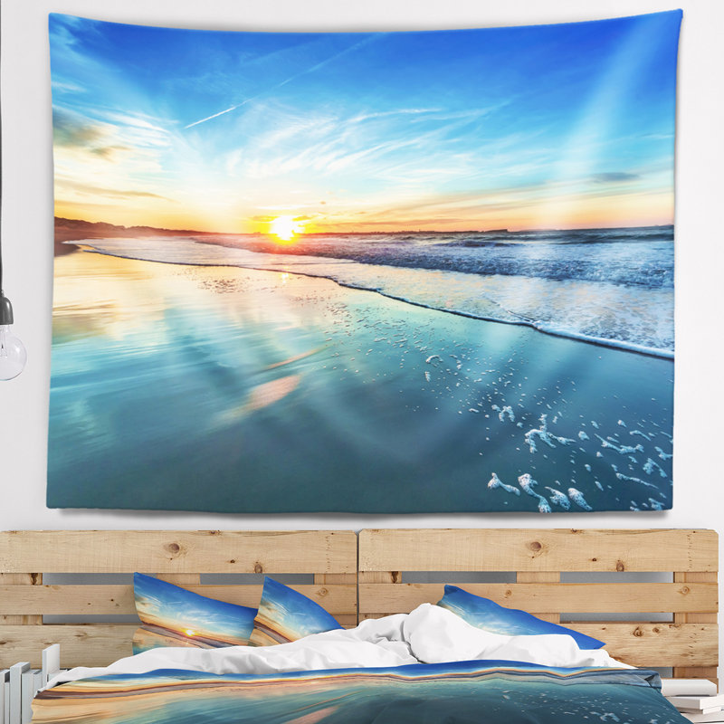 Bord de mer bleu avec tapisserie coucher de soleil lointain, H 50 po x l 60 po