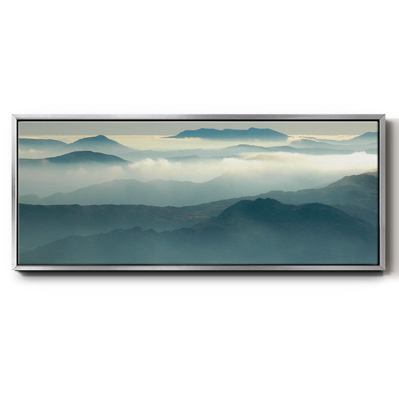 Au-dessus des nuages - toile encadrée, H 12 po x l 30 po