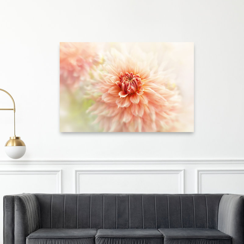 Dahlia pêche tendre, fleur de dahlia colorée, délicate et onirique, impression d'art mural nature, 40" H x 60" W