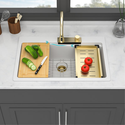 Évier en composite de quartz blanc 33 po x 22 po - Cascade élégante, robinet coulissant, poste de travail avec plusieurs accessoires combinés pour l'ambiance de la cuisine et le robinet et différents agrégats